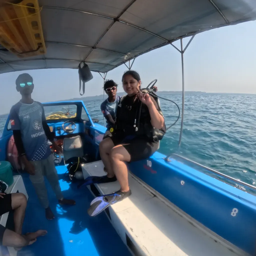 Guests on the boat out on the open sea, a boat trip from Havelock