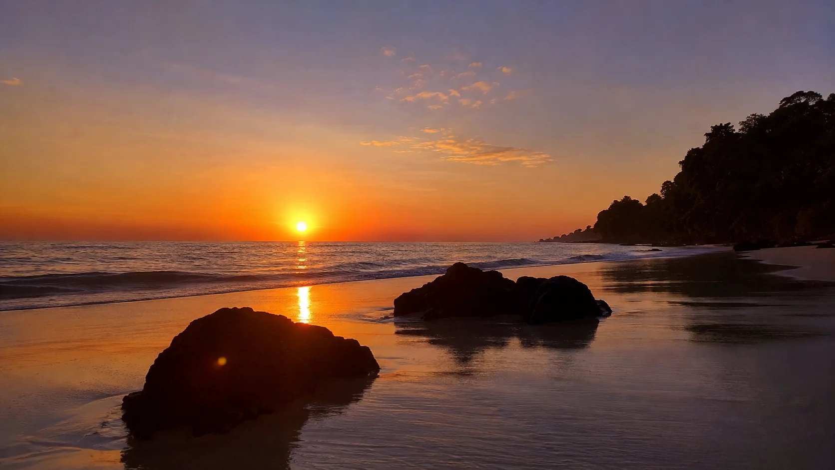 Sunrise over the sea at Kalapathar Beach, Havelock Island