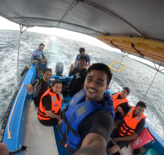 Dive group in life jackets heading out for Havelock Island scuba diving with Frogman